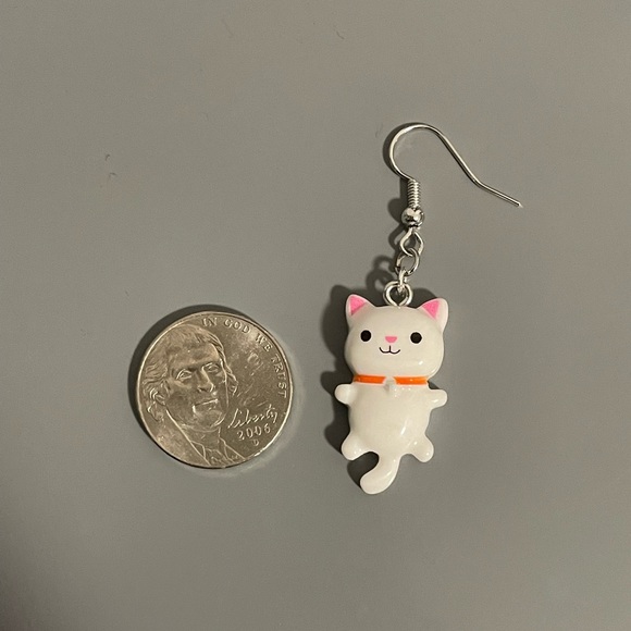 Acrylic White Cat Earrings with Silver Accents - Picture 4 of 4